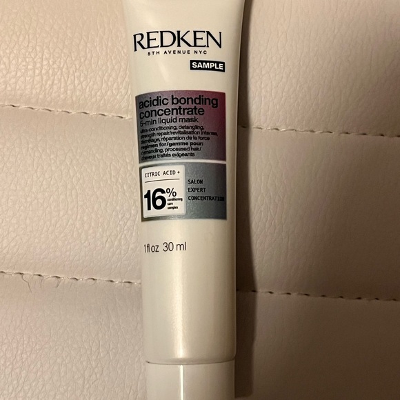 Skincare & Beauty Mini Bundle with Pouch ! - Picture 8 of 16